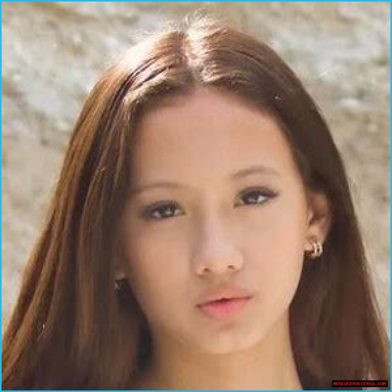 Alessandra Liu (Instagram Star) - Age, Birthday, Bio, Facts, Family, Net Worth, Height & More