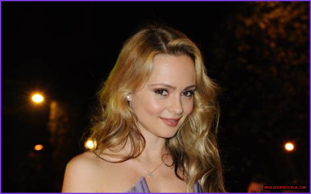 Beatrice Rosen (TV Actress) - العمر ، تاريخ الميلاد ، السيرة الذاتية ، الحقائق ، الأسرة ، صافي الثروة ، الطول والمزيد
