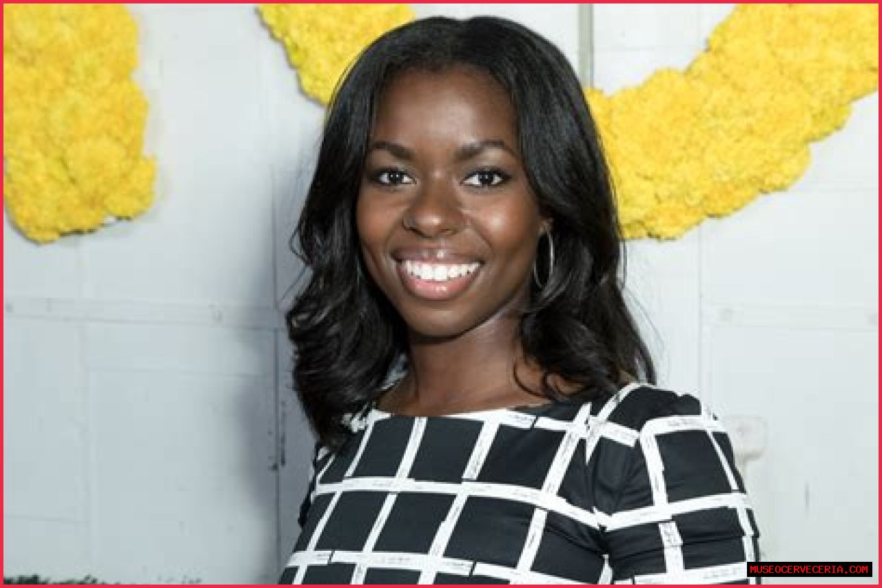 Camille Winbush AKA Vanessa on 'The Bernie Mac Show' Melts Hearts Holding a Baby in a New Photo