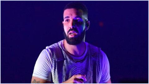 Drake Booed Off Stage at Camp Flog Gnaw, Crowd Wanted Frank Ocean