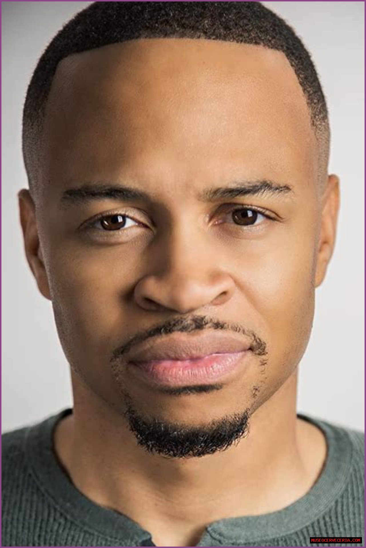Eugene Byrd (TV Actor) - العمر ، تاريخ الميلاد ، السيرة الذاتية ، الحقائق ، الأسرة ، صافي الثروة ، الطول والمزيد