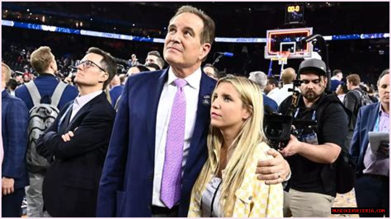 
Jim Nantz Wife Age, How Old Is Courtney Richards? Family Facts 