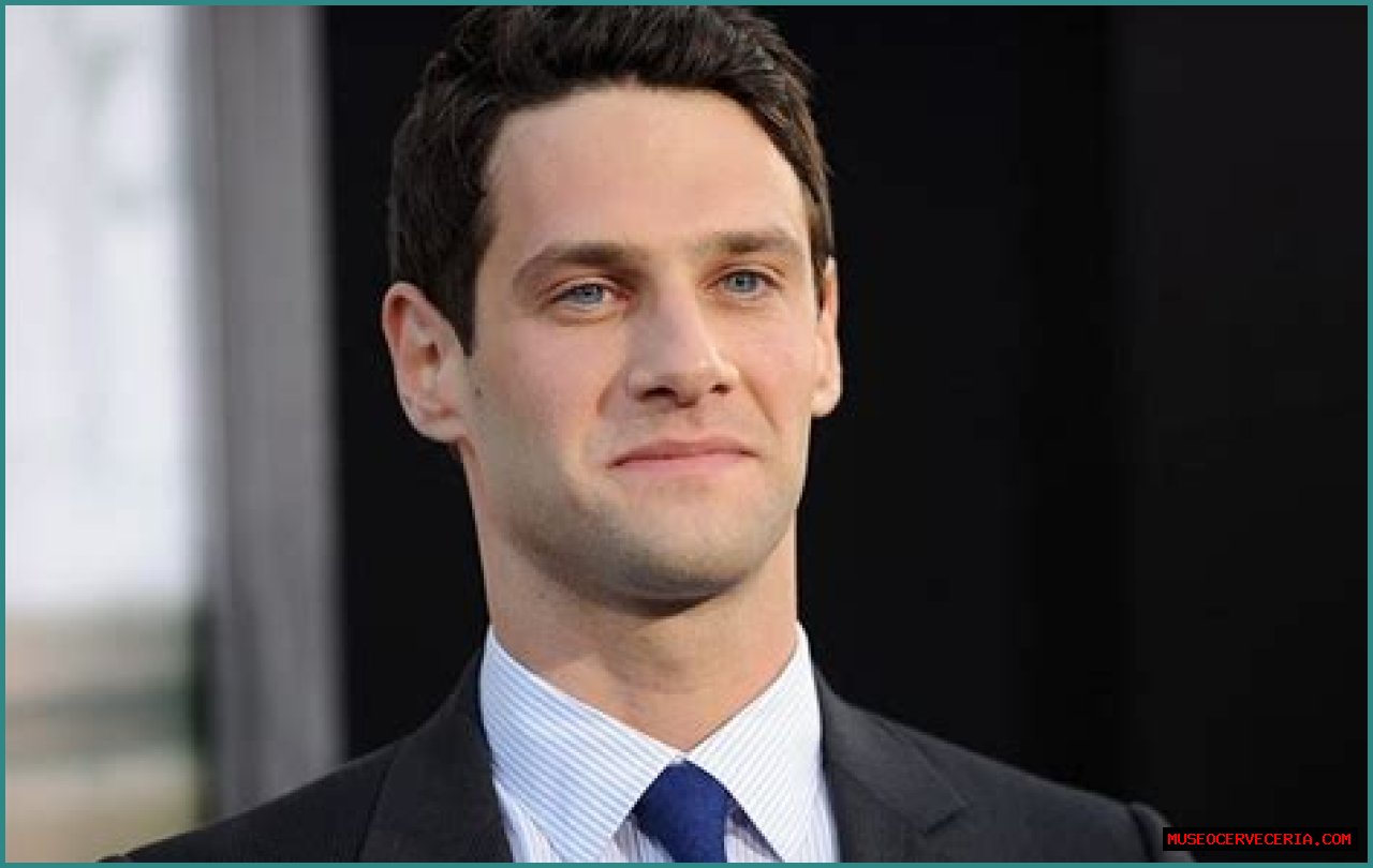Justin Bartha Height, Weight, Net Worth, Age, Birthday, Wikipedia, Who, Instagram, Biography