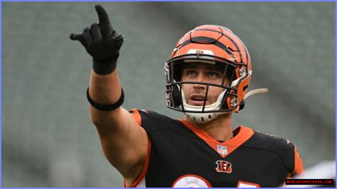 Sam Hubbard - Bio, Age, Wiki, Facts and Family