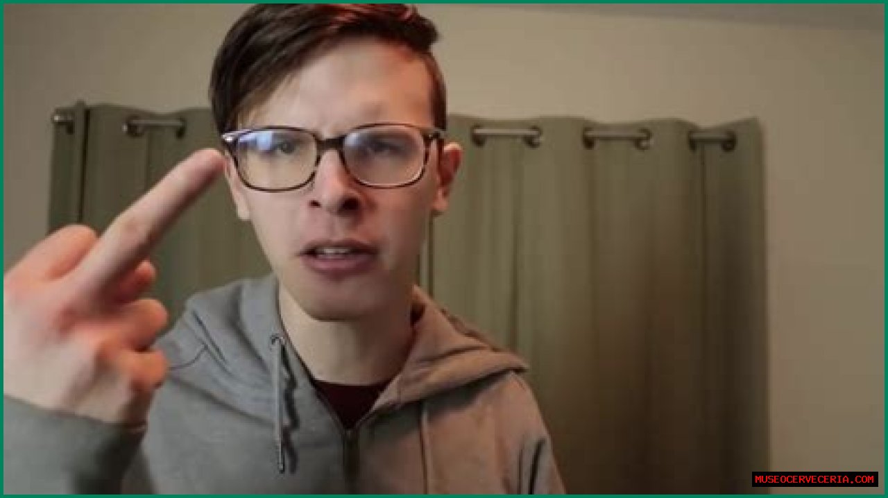 
The Untold Truth About iDubbbz’s Girlfriend Anisa Jomha 