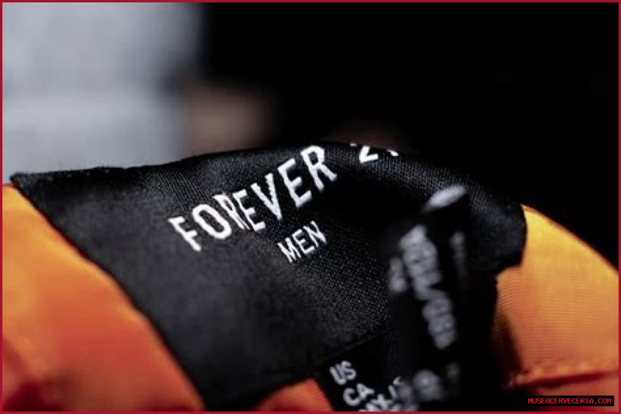 What age do they hire at Forever 21?
